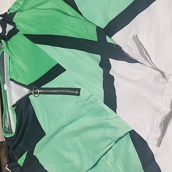 2 shirts by temu - Picture 4 of 6